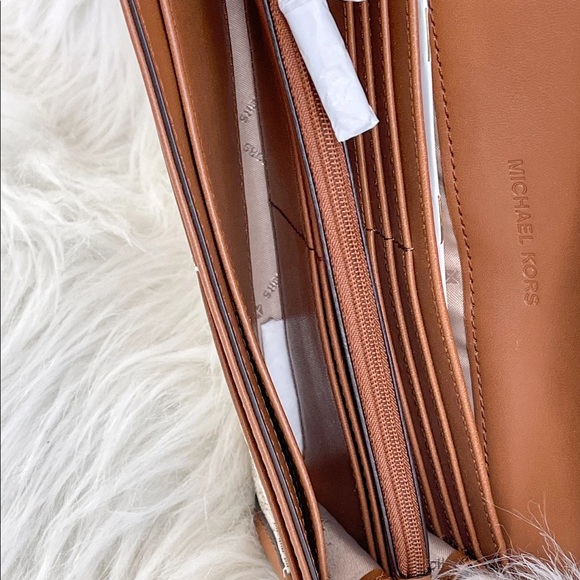 Michael Kors Wallet - Picture 2 of 2